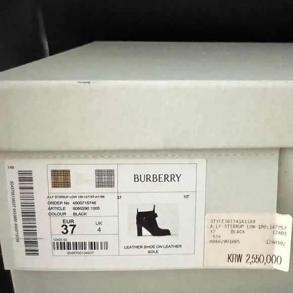 💰⬇️ BURBERRY 
Black Leather Ankle Boots 
Women's  US 7 - Picture 16 of 16